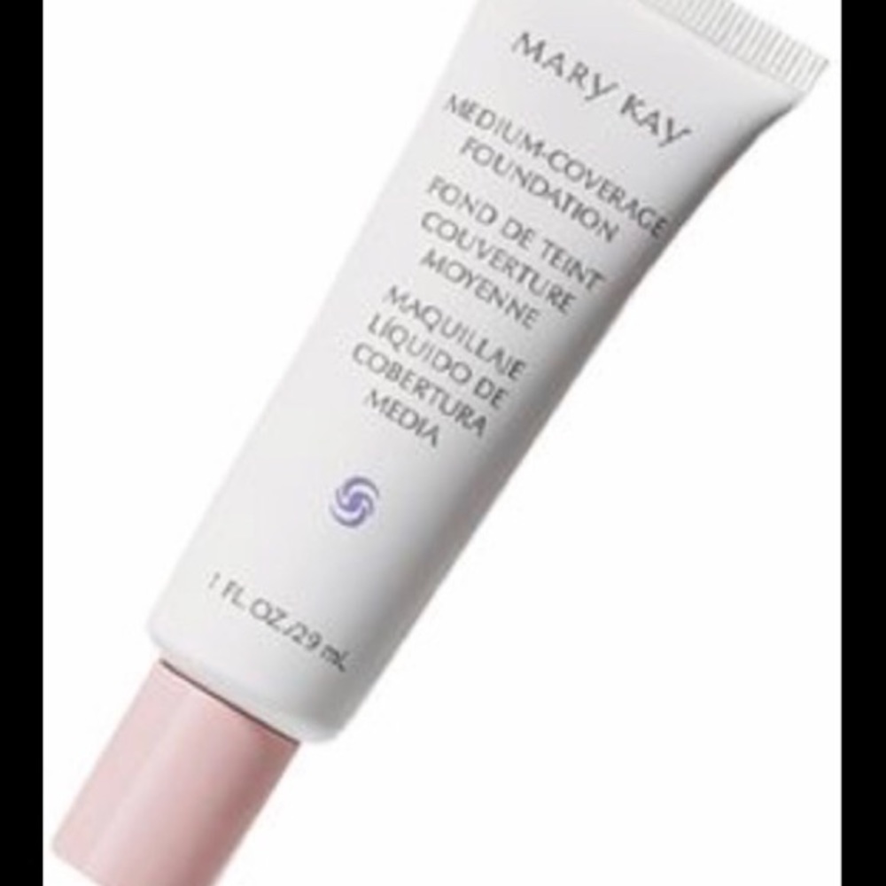NIB Mary Kay medium coverage foundation Biege 305